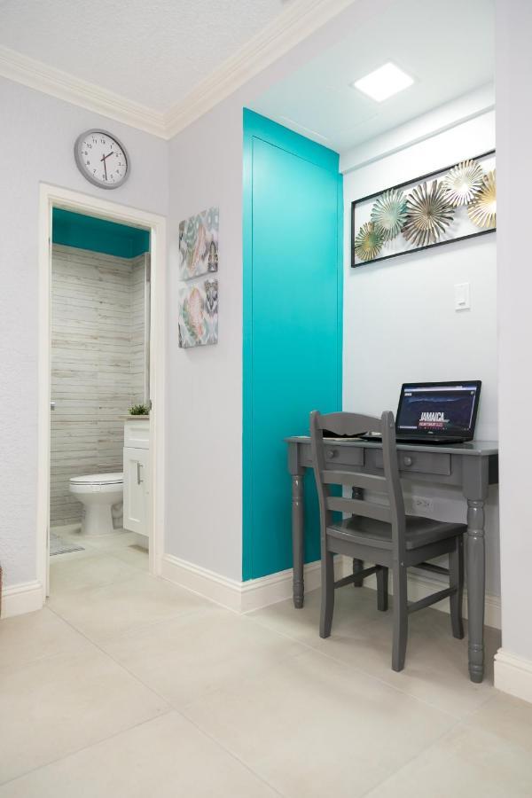 Choose To Be Happy At Seymour # 9 And #16 - Studio Apartments Kingston Eksteriør billede