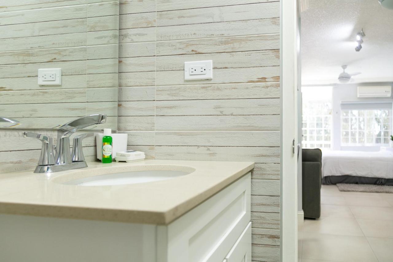 Choose To Be Happy At Seymour # 9 And #16 - Studio Apartments Kingston Eksteriør billede