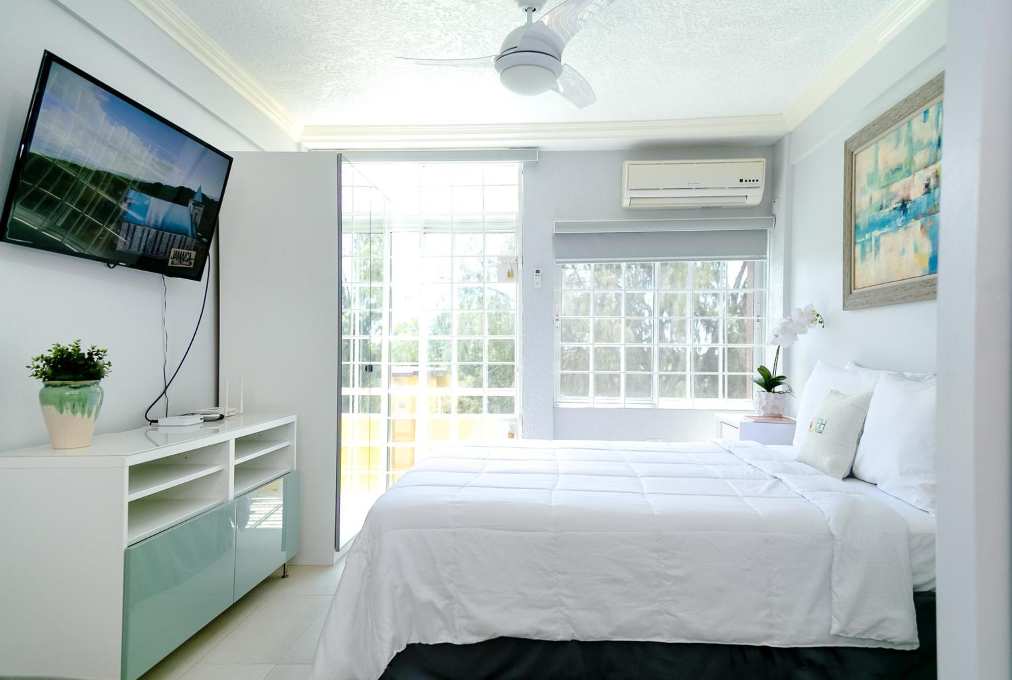 Choose To Be Happy At Seymour # 9 And #16 - Studio Apartments Kingston Eksteriør billede